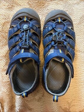 Keen Kids Navy Blue Closed-Toe Sandals with Yellow Accents